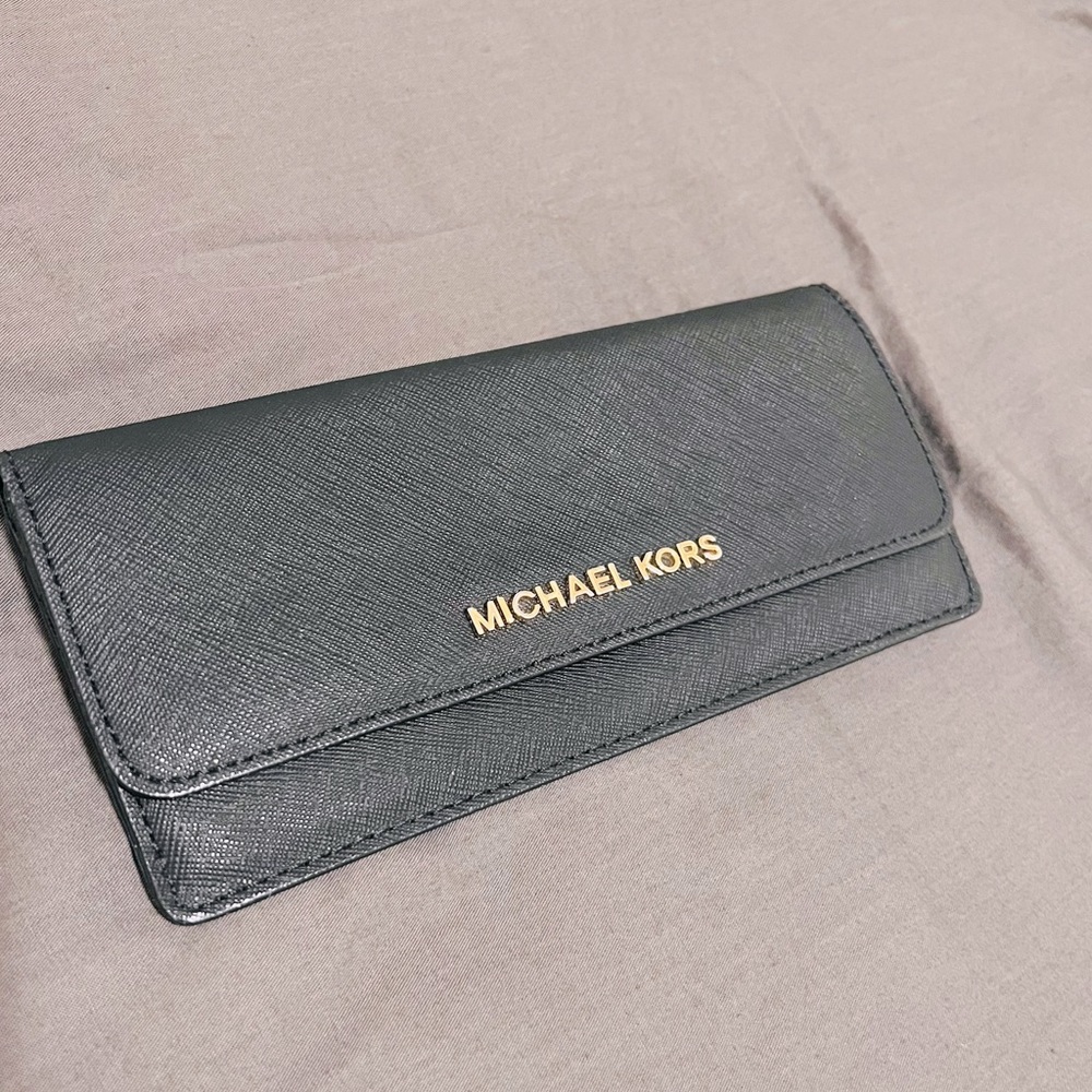 Authentic Michael Kors Saffiano Leather Wallet